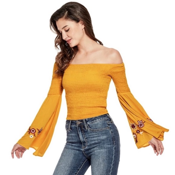 New With Tags Guess Smocked Off The Shoulder Top - Picture 2 of 3